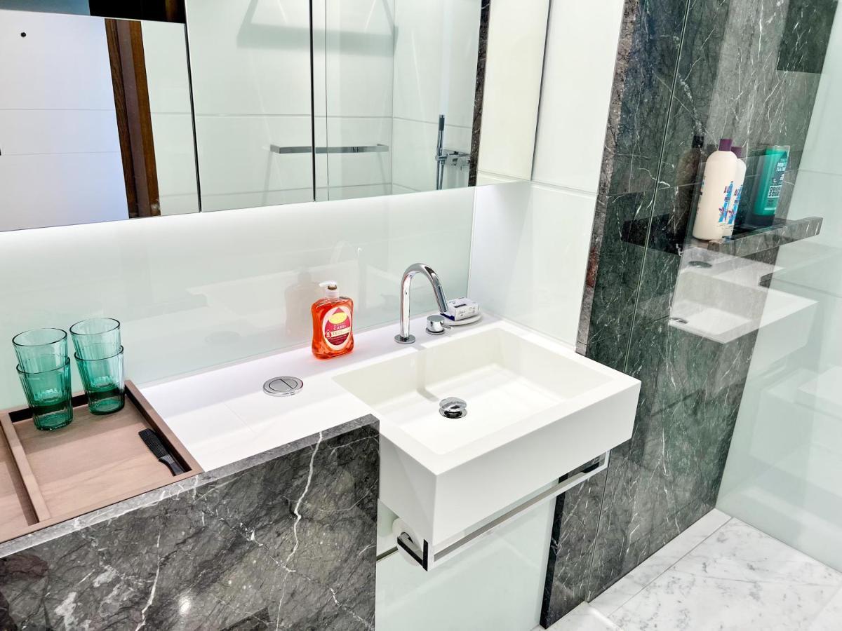 Deluxe Entire Studio Next To London Eye & Trafalgar Square Aparthotel Kültér fotó